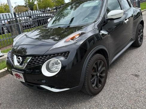 Used 2017 Nissan Juke SV FWD image 3