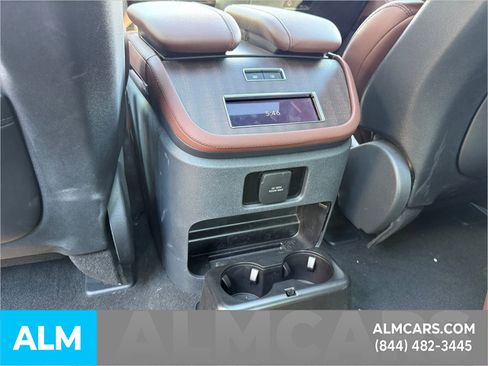 Used 2025 Lincoln Navigator Reserve AWD/4WD image 11