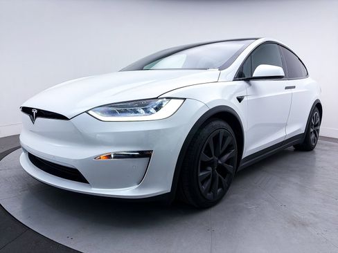 Used 2023 Tesla Model X image 11