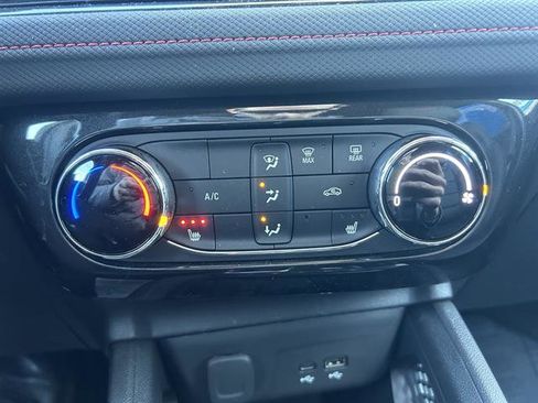 Used 2025 Chevrolet TrailBlazer RS w/ Driver Confidence Package image 19