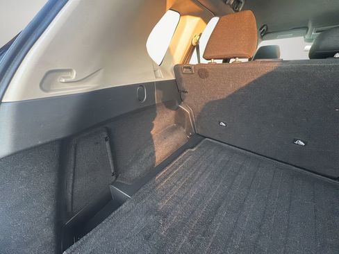 Used 2023 Nissan Rogue S image 23