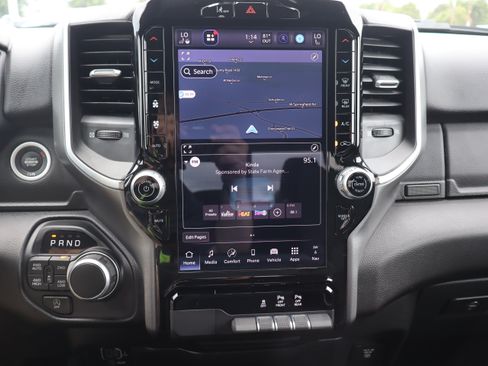 Used 2025 RAM 1500 Big Horn AWD/4WD image 17