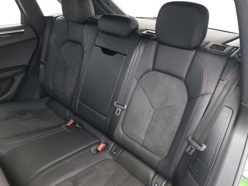 Certified 2021 Porsche Macan S image 16