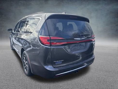Used 2021 Chrysler Pacifica Touring image 28