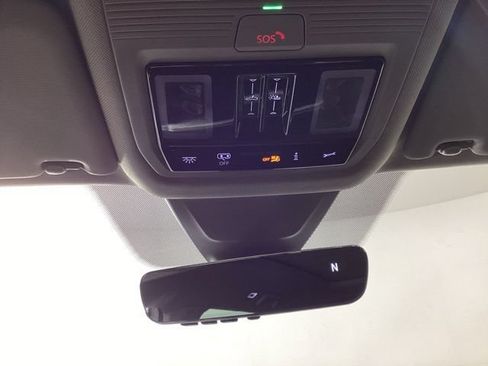 Used 2024 Volkswagen Atlas SEL Premium R-Line AWD/4WD image 17