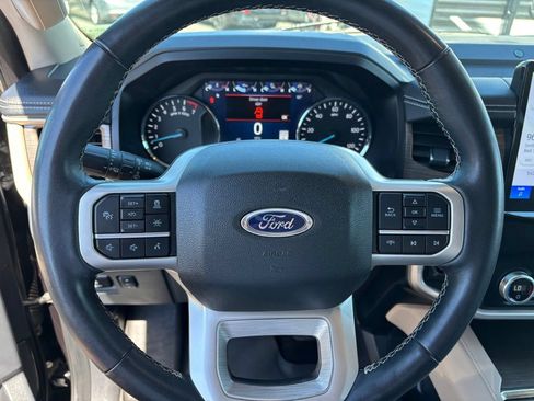 Used 2024 Ford Expedition Limited AWD/4WD image 17
