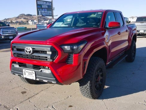 Used 2025 Toyota Tacoma SR5 image 2