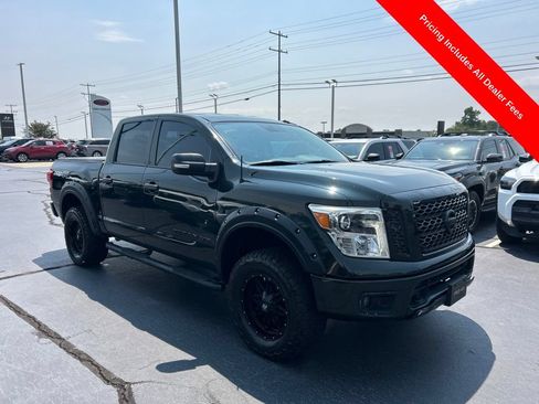 Used 2019 Nissan Titan PRO-4X AWD/4WD image 22