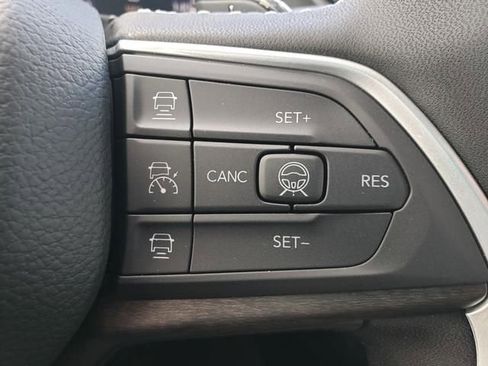 New 2026 Jeep Grand Cherokee Altitude AWD/4WD image 24
