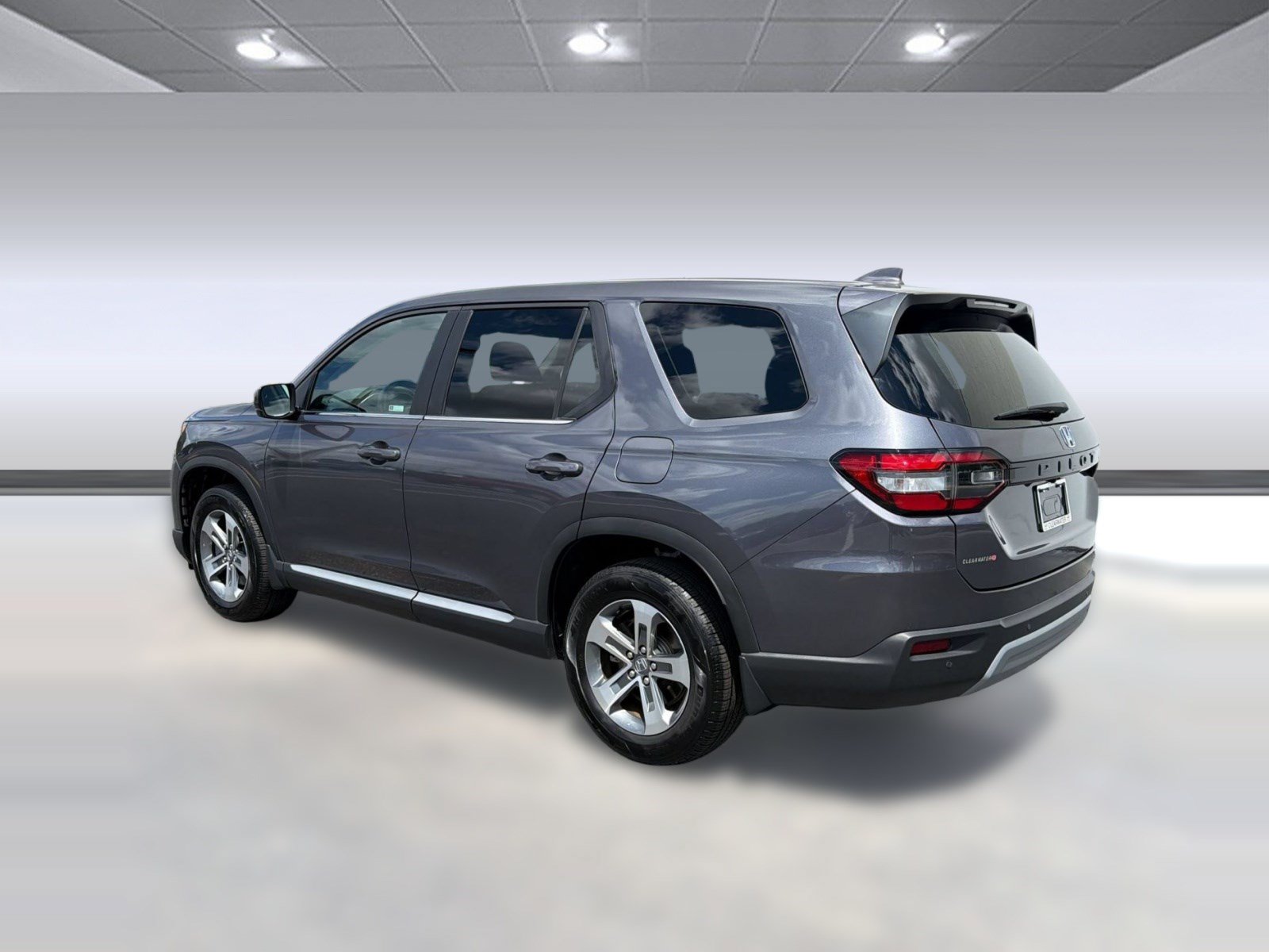 Used 2025 Honda Pilot EX-L image 3