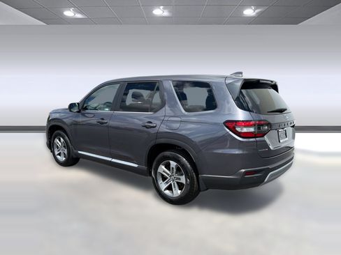Used 2025 Honda Pilot EX-L image 3