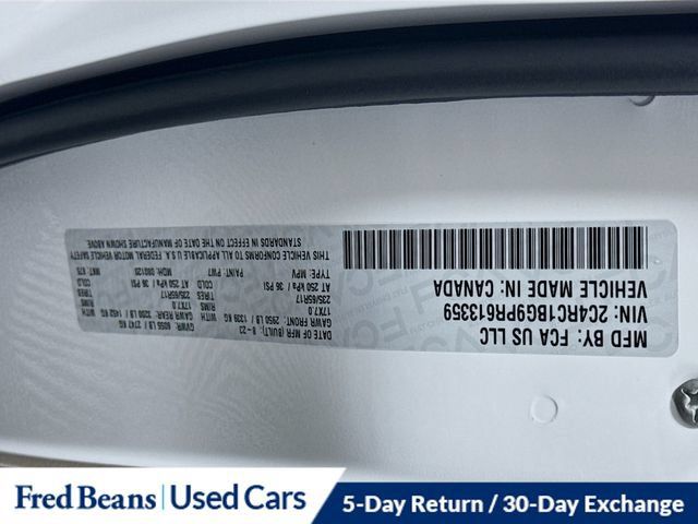 Used 2023 Chrysler Pacifica Touring-L FWD image 37