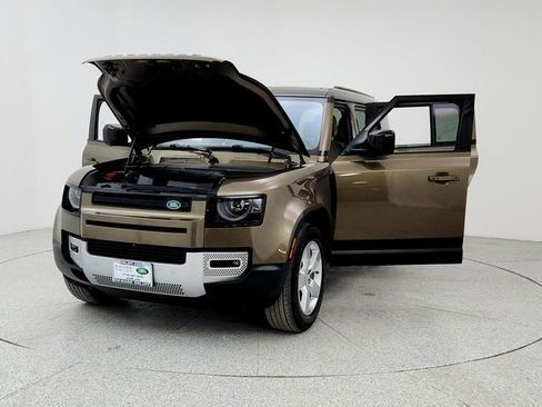 Used 2020 Land Rover Defender 110 First Edition image 9