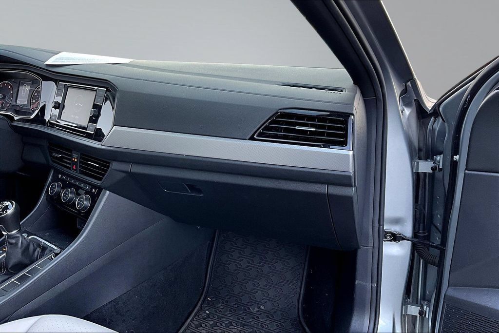 Used 2021 Volkswagen Jetta R-Line FWD image 21