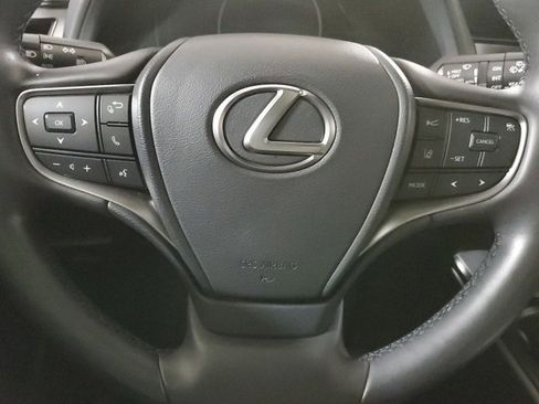 Used 2024 Lexus UX 250h AWD w/ Premium Package image 12