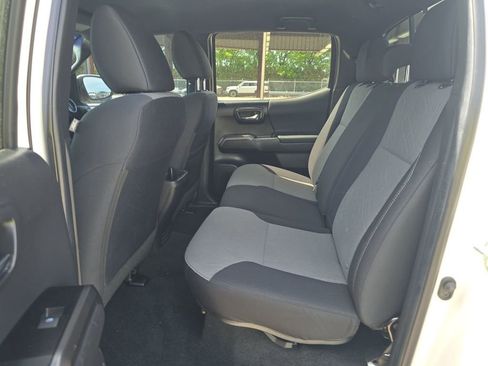 Used 2023 Toyota Tacoma TRD Off-Road image 4