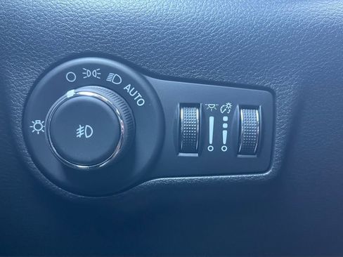 New 2026 Jeep Compass Latitude image 12