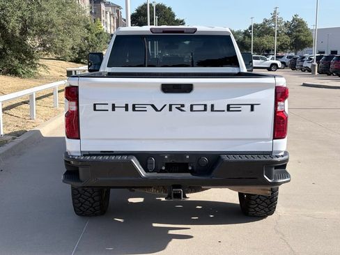 Used 2022 Chevrolet Silverado 2500 Custom w/ Custom Value Package AWD/4WD image 5