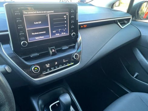 Used 2020 Toyota Corolla LE FWD image 24