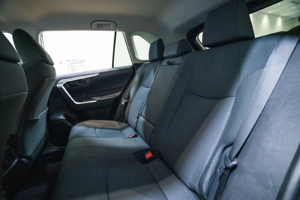 Certified 2025 Toyota RAV4 LE AWD/4WD image 28