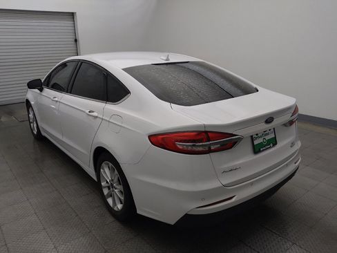 Used 2019 Ford Fusion SE FWD image 5
