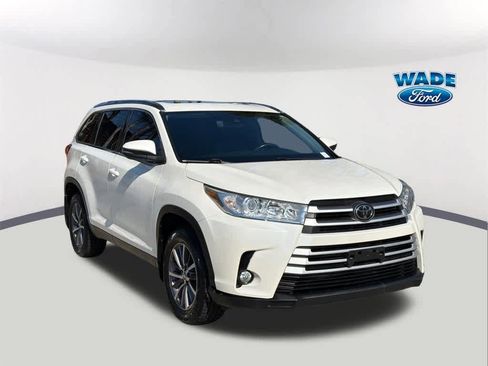 Used 2019 Toyota Highlander XLE w/ Carpet Mat Package (TMS) image 3