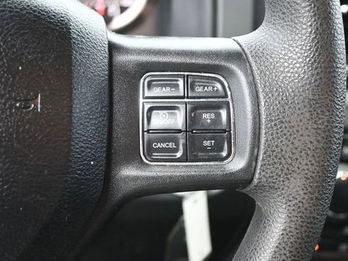 Used 2018 RAM 1500 Express AWD/4WD image 28