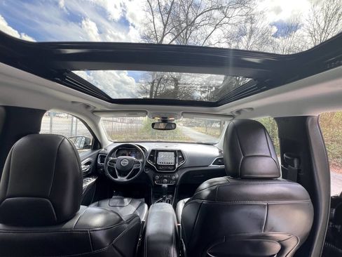 Used 2019 Jeep Cherokee Limited w/ Luxury Group image 14