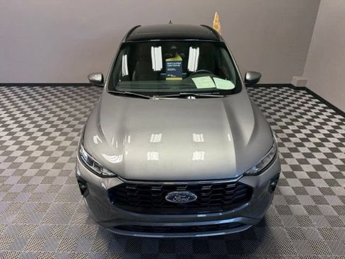 Used 2023 Ford Escape ST-Line Select w/ Tech Pack #2 AWD/4WD image 5