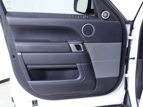 Used 2017 Land Rover Range Rover Sport HSE image 19