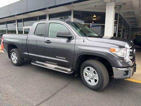 Used 2017 Toyota Tundra SR5 AWD/4WD image 1