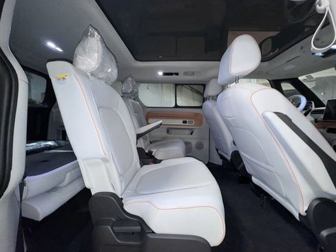 New 2025 Volkswagen ID. Buzz 1st Edition image 26