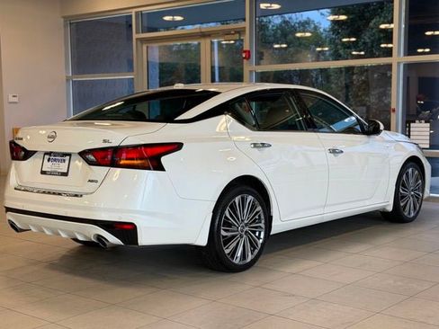 Used 2023 Nissan Altima 2.5 SL AWD/4WD image 12