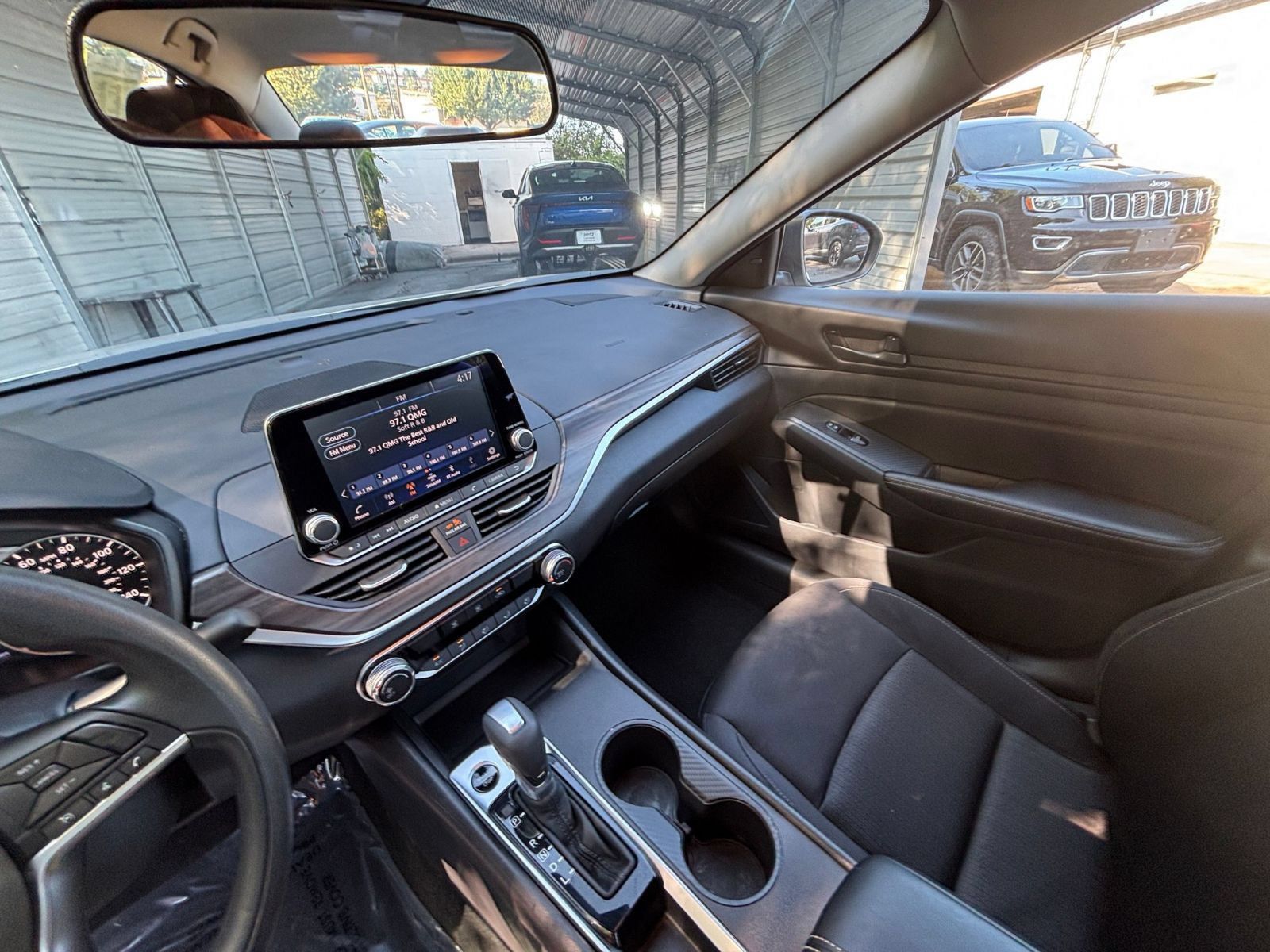 Used 2026 Nissan Altima 2.5 SV FWD image 30