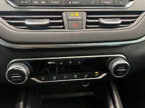 Used 2019 Nissan Altima 2.5 SV image 24