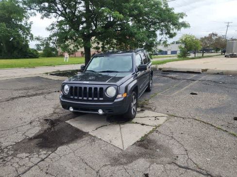 Used 2016 Jeep Patriot High Altitude FWD image 2