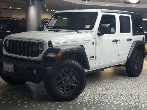Used 2026 Jeep Wrangler Unlimited Sport AWD/4WD image 32