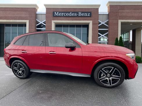 Certified 2025 Mercedes-Benz GLC 300 4MATIC image 4