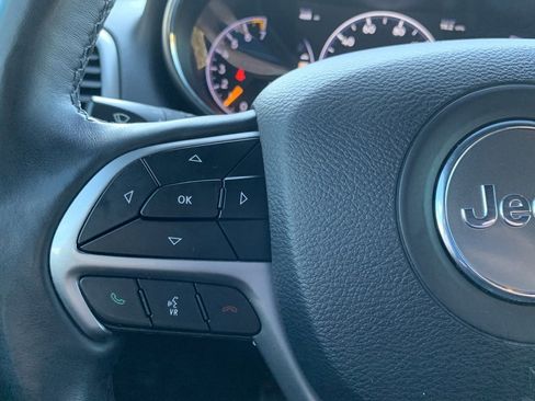 Used 2019 Jeep Grand Cherokee Altitude image 18