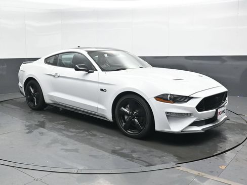 Used 2022 Ford Mustang GT Premium w/ Black Accent Package RWD image 6