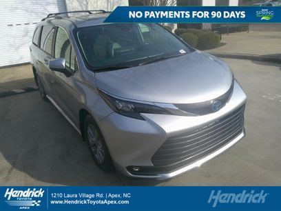 Used 2025 Toyota Sienna XLE