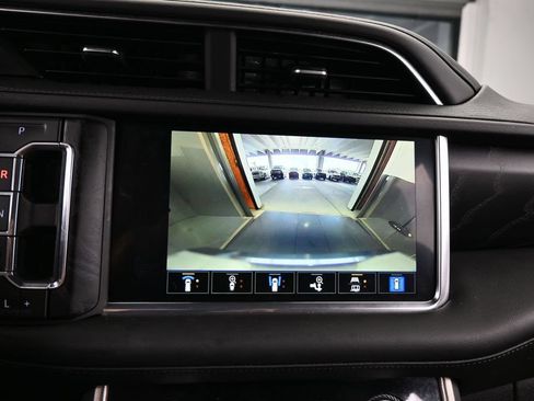 Used 2024 GMC Yukon XL Denali RWD image 26