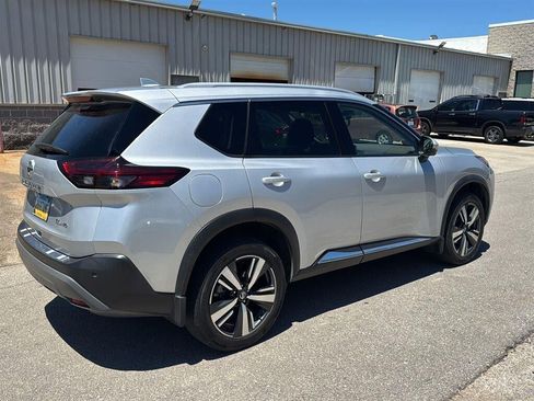Used 2021 Nissan Rogue SL AWD/4WD image 3