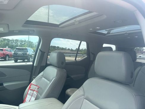 Used 2019 Chevrolet Traverse Premier w/ Driver Confidence II Package FWD image 15