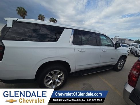 Certified 2023 Chevrolet Suburban Premier RWD image 5