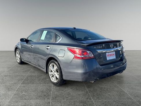 Used 2013 Nissan Altima 2.5 SV image 3
