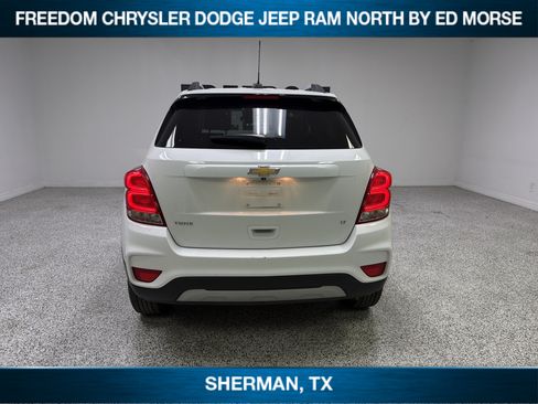 Used 2019 Chevrolet Trax LT w/ LT Convenience Package FWD image 5