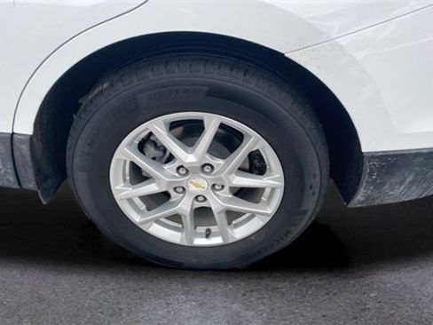 Used 2023 Chevrolet Equinox LT image 18