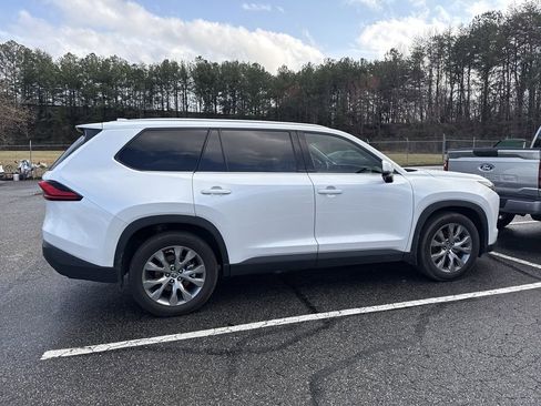 Used 2024 Toyota Grand Highlander Limited image 13