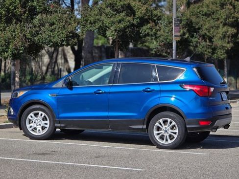Used 2019 Ford Escape SE image 4